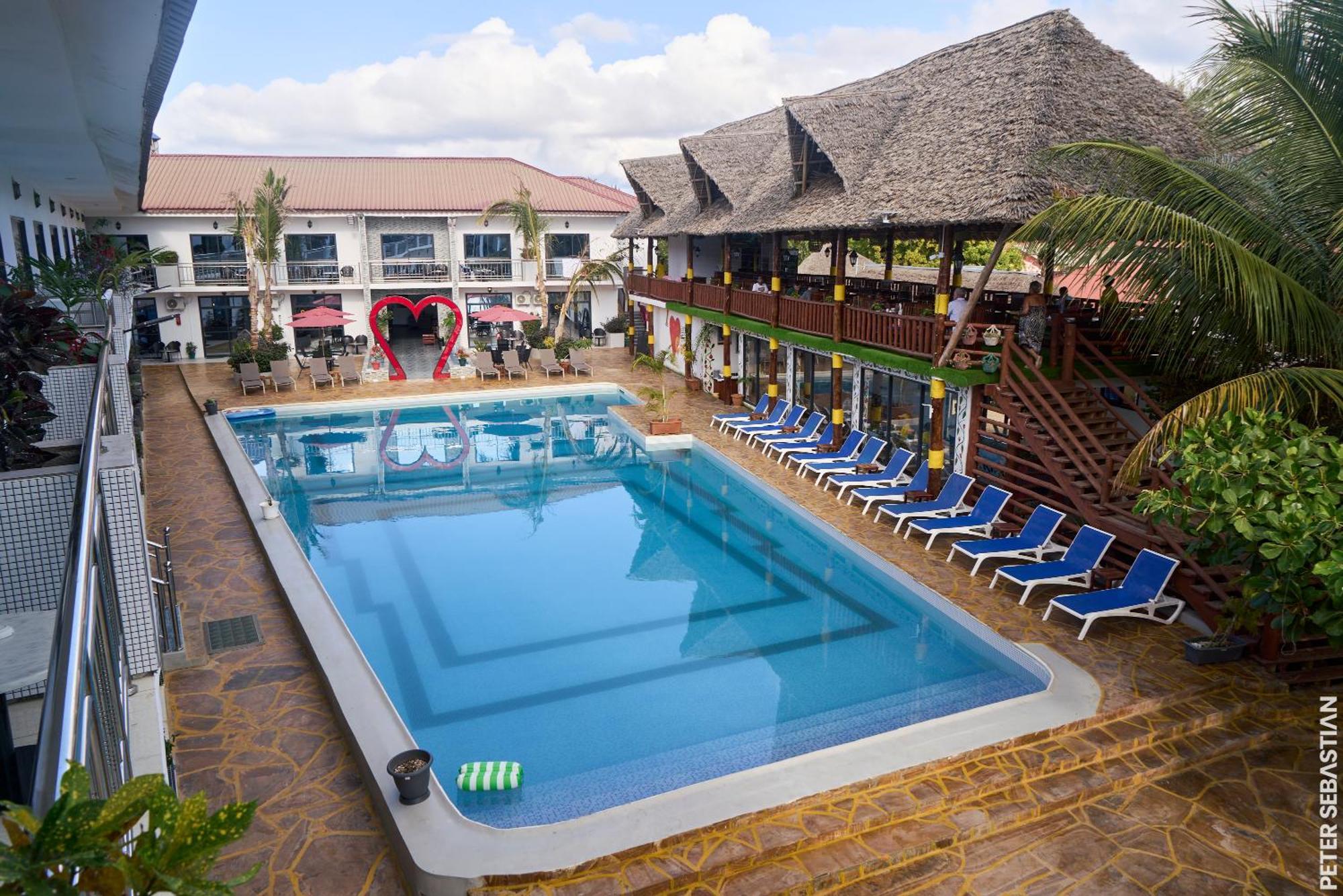 Canary Hotel & Spa Nungwi Bagian luar foto