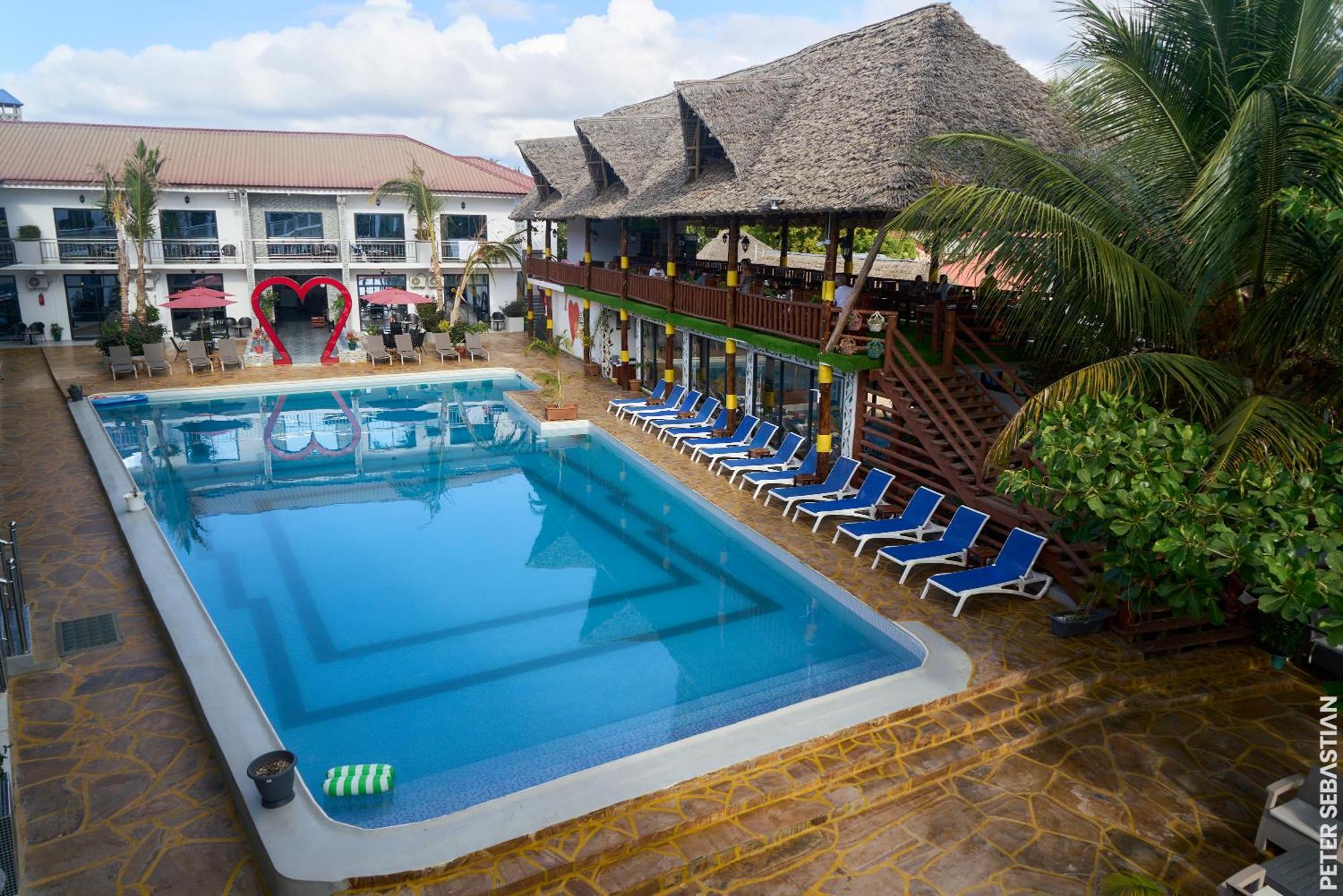 Canary Hotel & Spa Nungwi Bagian luar foto
